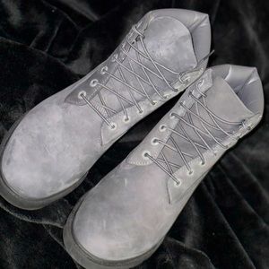 Timberland boots in gray suede
